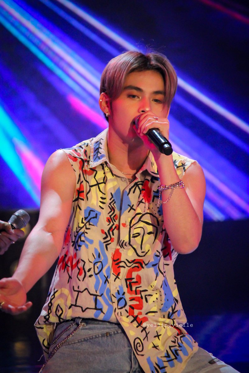 vixiesph's tweet photo. #VXON_PATRICK @ptrckrcmr20 
10.07.23 - @itsShowtimeNa

📷: @yellingyielle

VXON ON ITS SHOWTIME
@vxonofficial #VXON
#21SandalanWithVXON https://t.co/4iPmHVCNDY