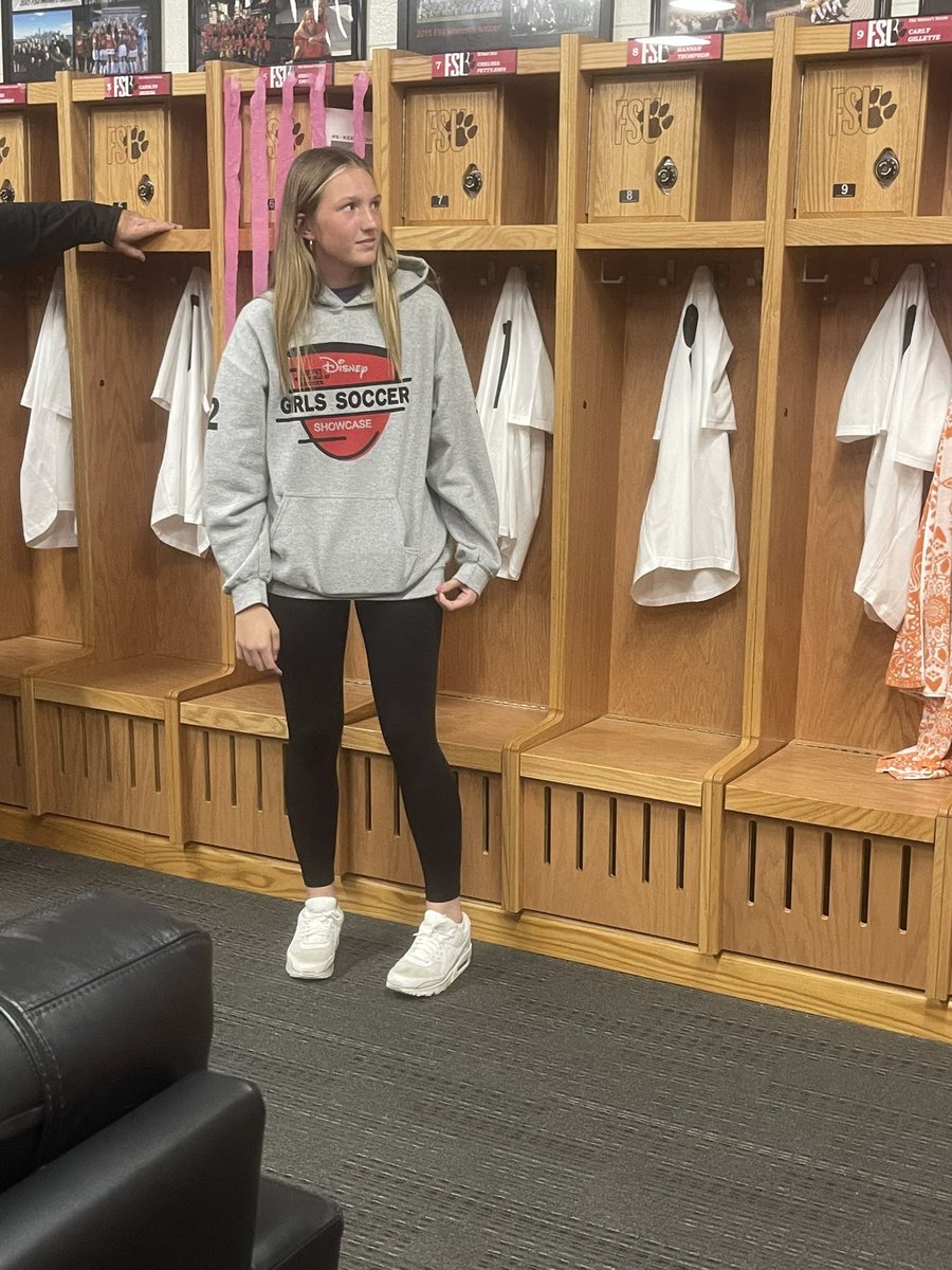 ImCollegeSoccer's tweet photo. 1000 career saves, campus visits with staff, strength and conditioning, and appreciation towards your coach……

@isabellemeltonn @MarissaMackey12

@OliviaMackay15_  @Jungkunst2025 

The Understood the Assignment!

#CSTruth https://t.co/tKSrabo01p