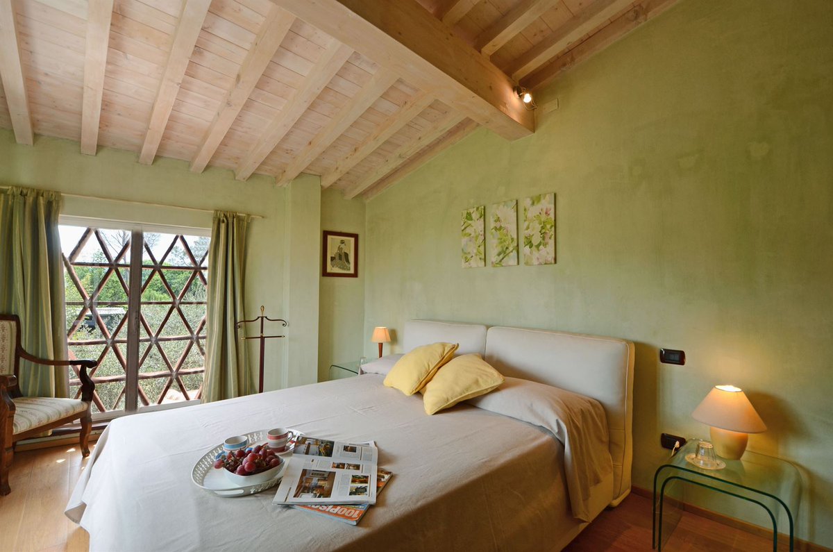 Are you looking for an October escape?   

The stunning Casa Rocchi, just a few miles from Lucca, is the ideal location!  

This spacious villa offers a private pool, covered jacuzzi and sauna. 

Book your relaxation haven today by following this link: loom.ly/zjYEe_A