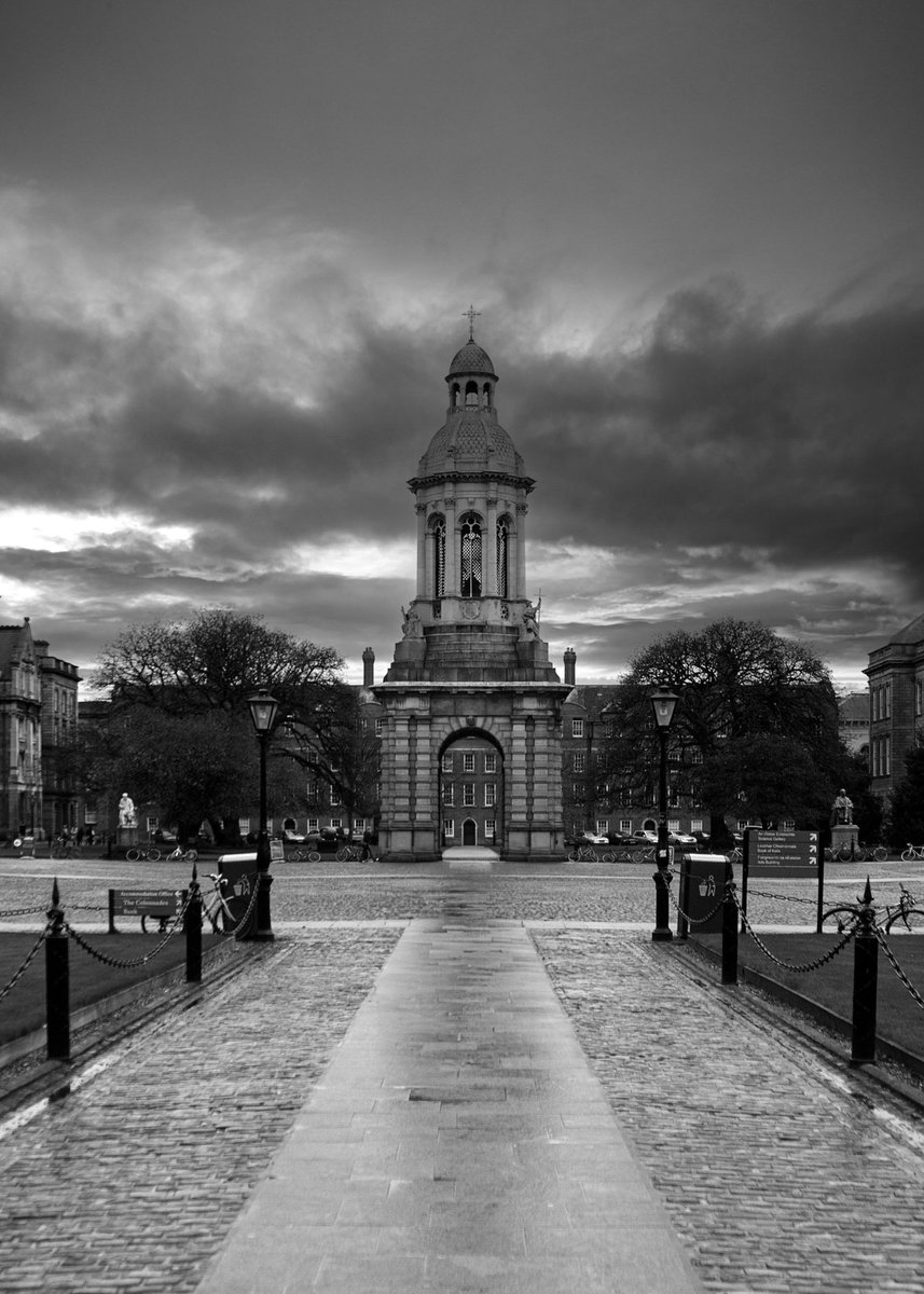 ☘️ Campus de la Trinity College Dublin. Una institució amb una rica història, una comunitat vibrant i una educació de primera classe. #TrinityCollegeDublin 📚🎓