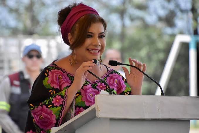 JohnMAckerman's tweet photo. Todo mi apoyo para @ClaraBrugadaM, una mujer inteligente, honesta, valiente y comprometida.

Si #ClaraGana viviremos una ciudad de utopías hecha realidad.😎🙌🏾

Todos y todas a apoyar porque #LaRutaEsClara‼️ https://t.co/272quTo8oA