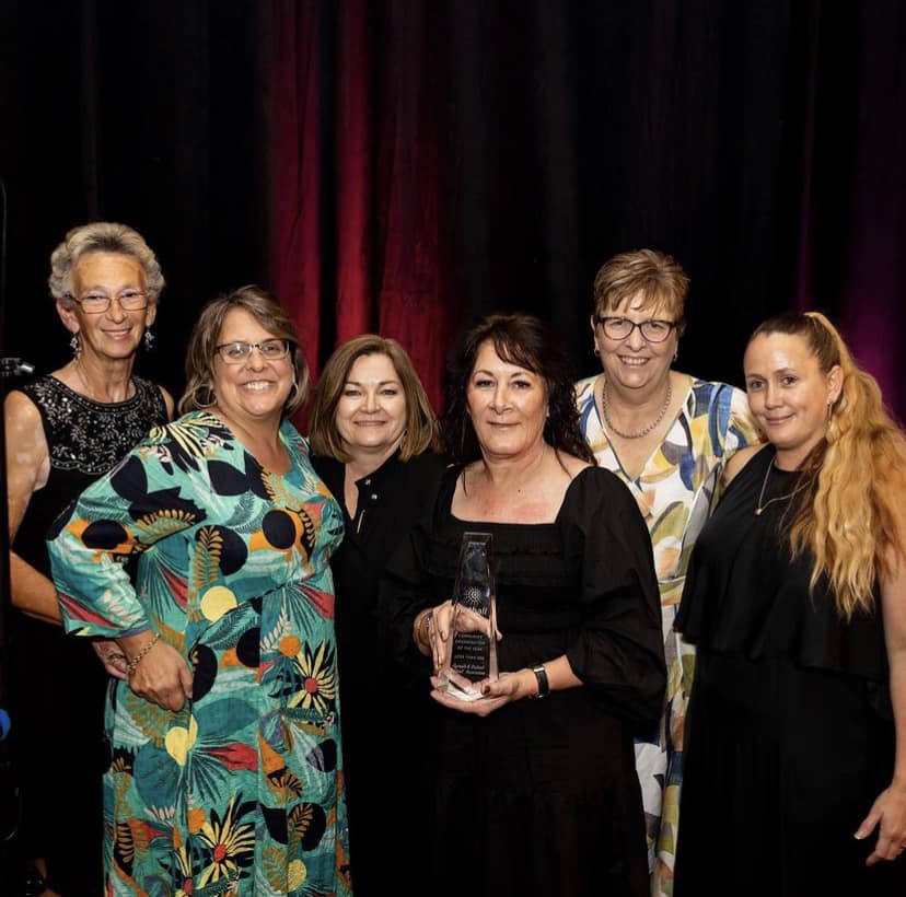 thunder_netball's tweet photo. Thunder congratulates Colleen and the team from Gympie &amp; Districts Netball Association for their win in the Community Organisation of the Year category (less than 500) at the Netball Queensland Awards 👏 https://t.co/F8tRAO7jew