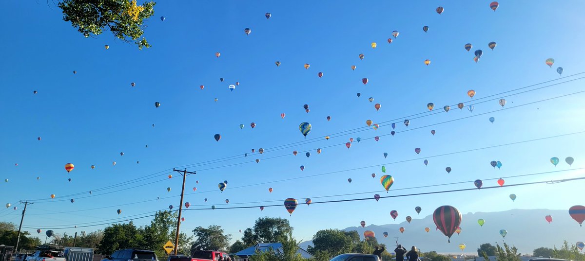 Jaime_P_3503's tweet photo. Best time of the year in Albuquerque, New Mexico! https://t.co/2moRaL1cwj