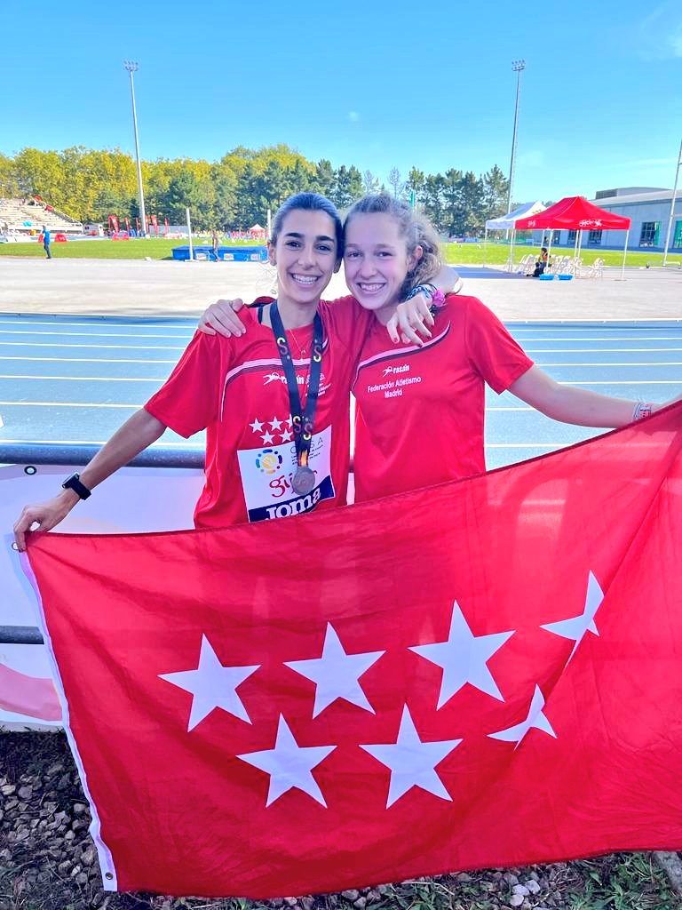 Vamos arrancando con las primeras competiciones tras el verano con el Cto de 🇪🇦 FFAA Sub16. 

Rocío 🥈 en 1000m.

Patricia 8° en 3000m.

Valiosos puntos para la selección madrileña y así proclamarse campeonas de España por Federaciones Autonómicas 🏆

¡Seguimos trabajando!