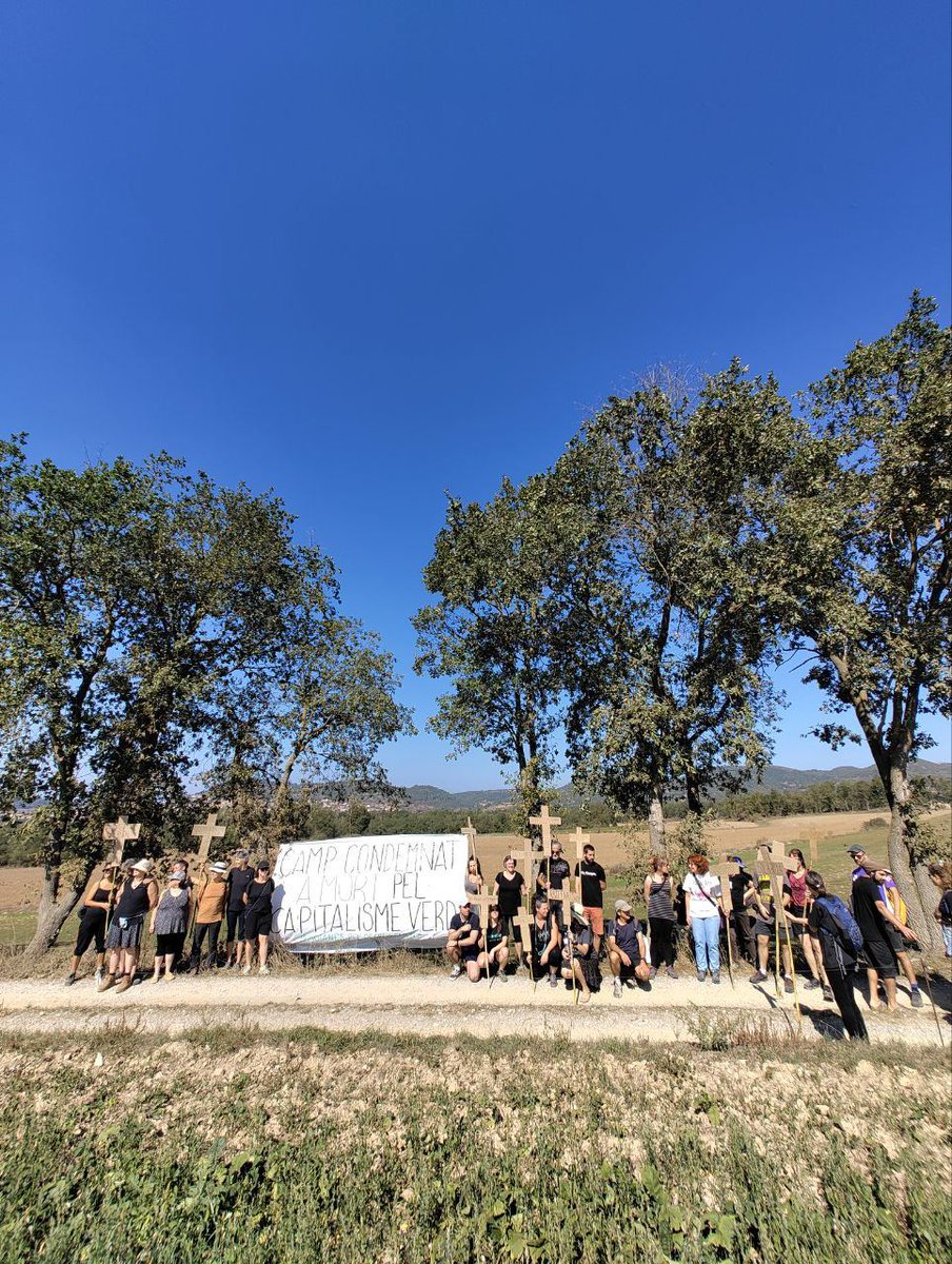 GrupFanal's tweet photo. Una cinquantena de participants a la caminada informativa sobre els macroparcs al #Moianès
#renovablessiperonoaixi https://t.co/ioS3K6zL2d