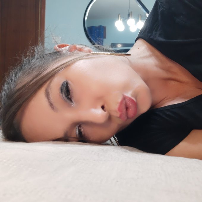 🤣🤣🤣🤣Buonanotte  monellacci 🤩😍💋❤ https://t.co/nVzrl5fBmL<a href="/tag/gioved%C3%AC"class="tags"><span>#gioved&igrave;</span></a>