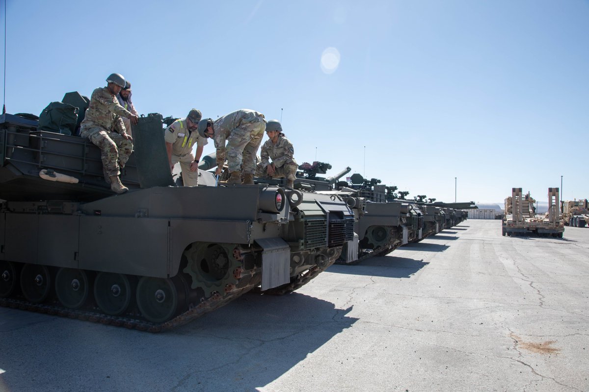 11ArmoredCavReg's tweet image. Blackhorse Armored Crewmen train themselves on the M1A2 SEPv3 Abrams that arrived. After familiarizing themselves with the new capabilities these tank, Troopers will conduct gunnery at the end of October to completely immerse themselves in the training. @ntclead6 @70thRCO