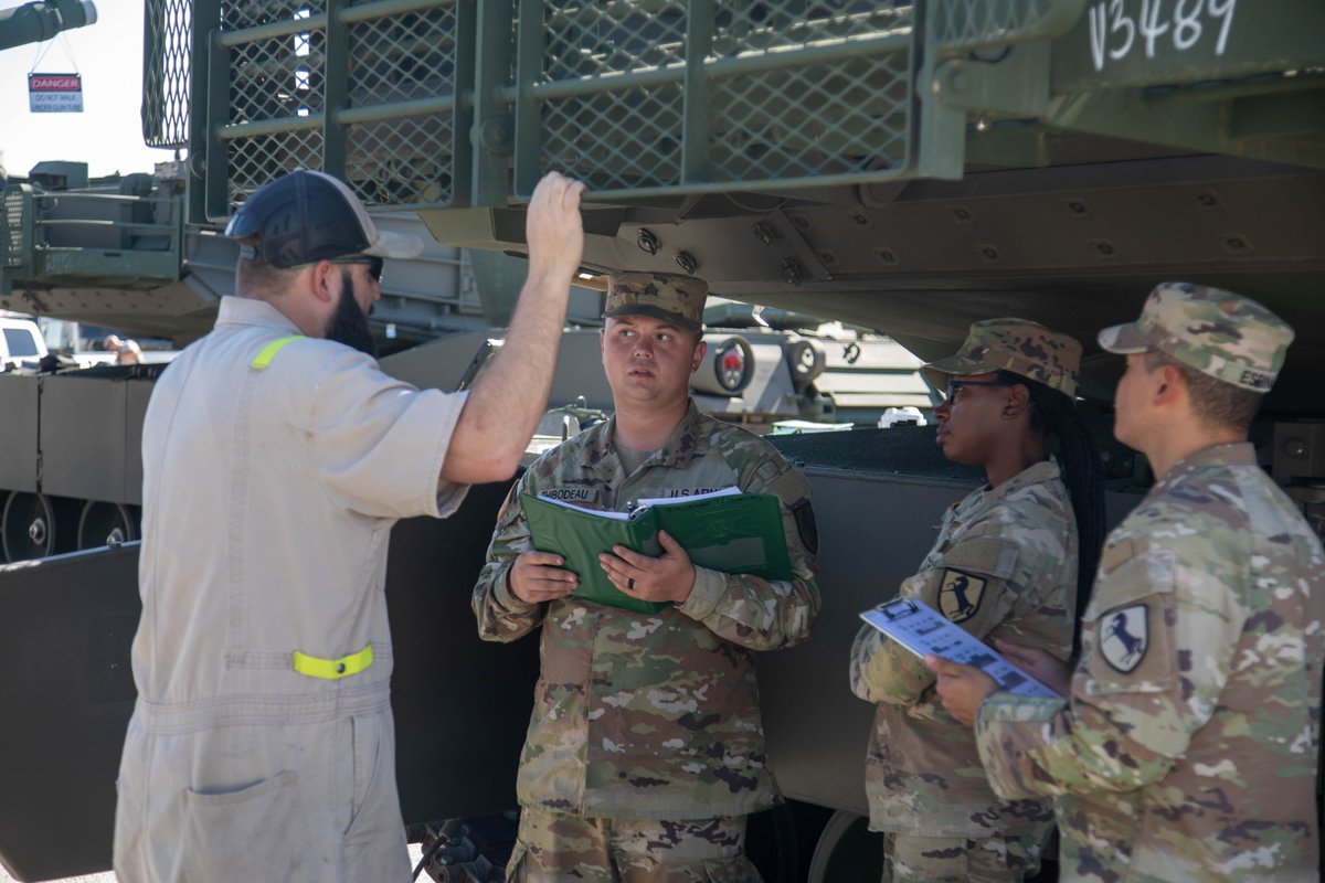 11ArmoredCavReg's tweet image. Blackhorse Armored Crewmen train themselves on the M1A2 SEPv3 Abrams that arrived. After familiarizing themselves with the new capabilities these tank, Troopers will conduct gunnery at the end of October to completely immerse themselves in the training. @ntclead6 @70thRCO