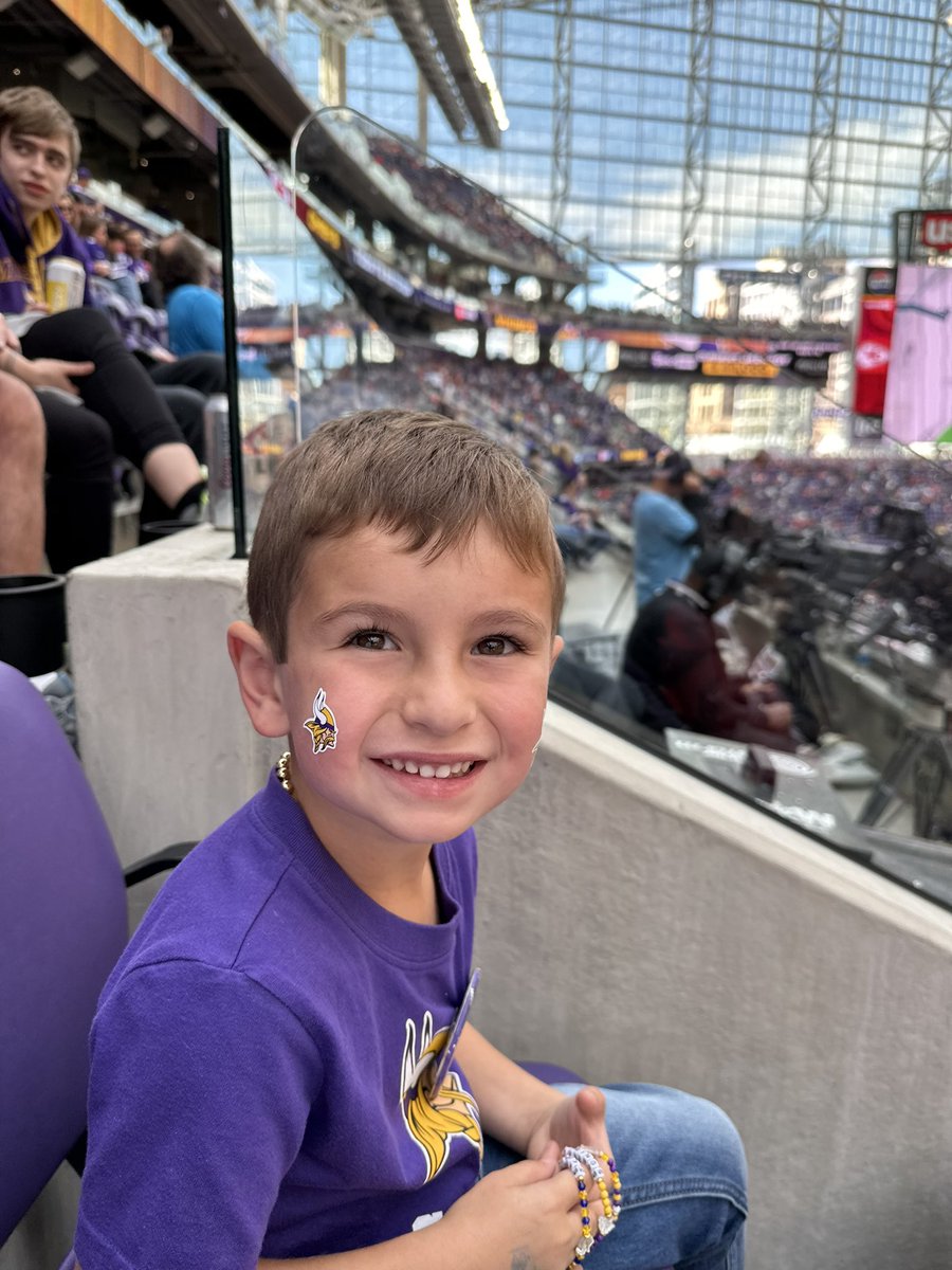 #firstgame #skolstrong