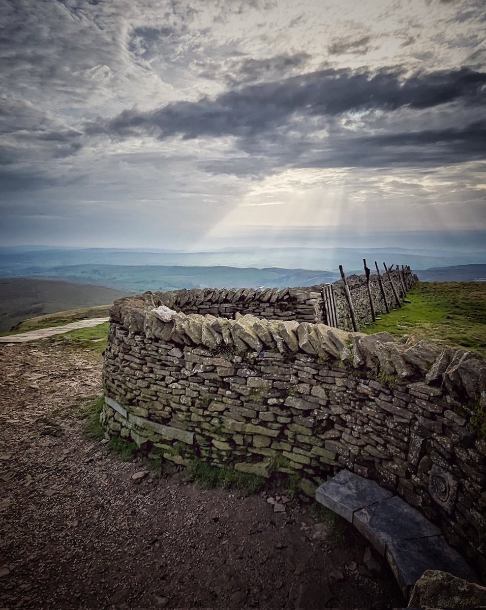 MartinDearden's tweet photo. A crepusculated Pen Y Ghent wall seen on this afternoon's run over the summit. Bit of a treat that. https://t.co/K7UYlnnjRA