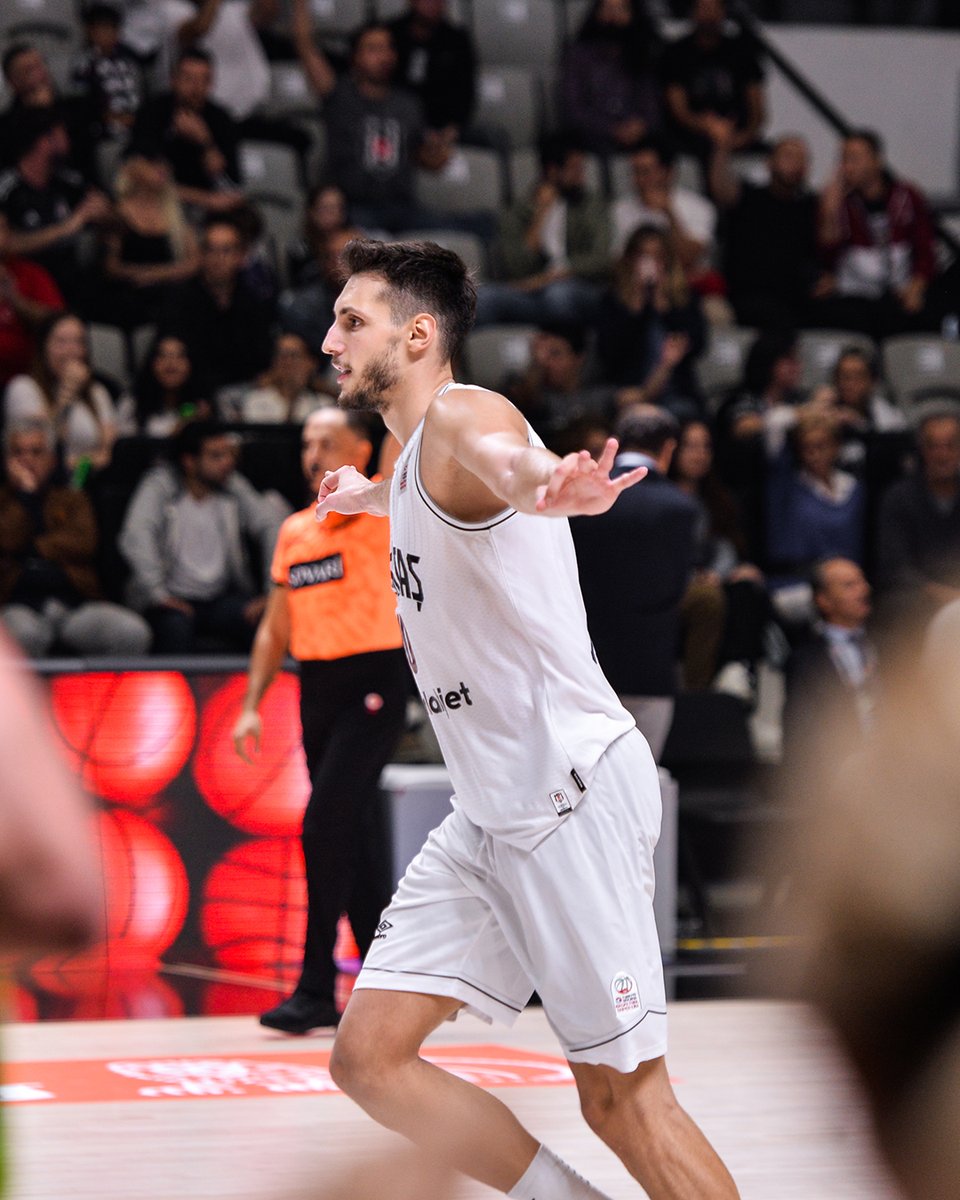 BJK_Basketbol's tweet photo. 𝕋𝔸𝕂𝕀𝕄 👊 https://t.co/X3AqO2XONA