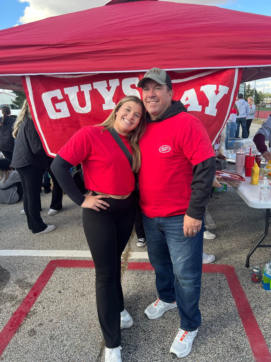𝔾𝕦𝕪𝕤 𝔻𝕒𝕪❤️🏈
What a fun Saturday tailgating with our favorite guys. Huge shoutout to Allie Walger for planning such a fun day!