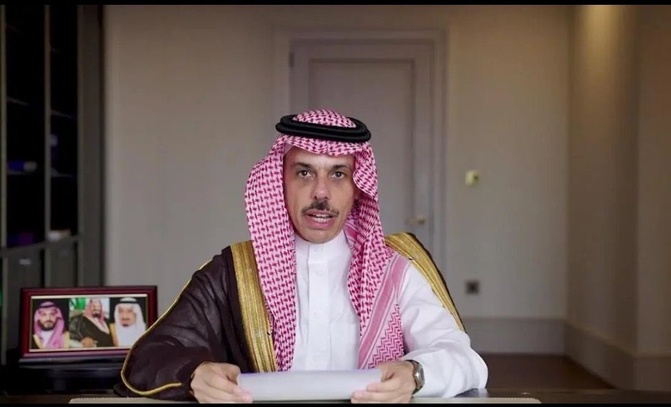 Columbuos's tweet photo. ماتقوم به السعودية دوماً في الأزمات هو حقن دماء الفلسطينيين واقامة دولة معترف بها عالمياً في مفاوضات دولية شرسة لاقناع العالم، كما اصدرت بياناً يلوم الاحتلال الاسرائيلي على توسعه ببناء المستوطنات والان وزير خارجيتها يطوف العالم في رحلات مكوكية. 
لم يسبق لدولة قامت بذلك لفلسطين. https://t.co/T9YnTL9cTZ