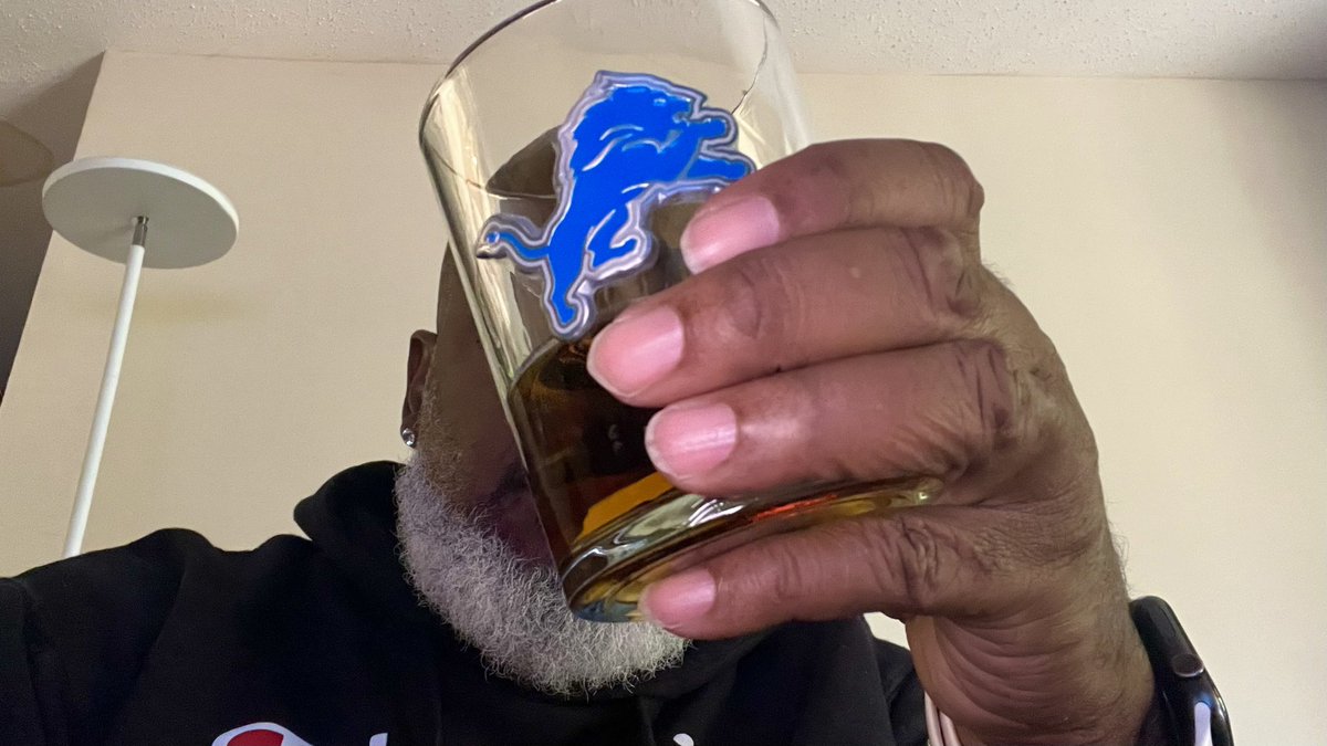 Deetroit_Dave's tweet photo. Turn one up #DetroitLions fam!!! Yeah we goin up…. 
the Lions won again…. #OnePride  #Grit  #Detroit #WhatUpDoe #NothingStopsDetroit https://t.co/ZcWlSufK9d