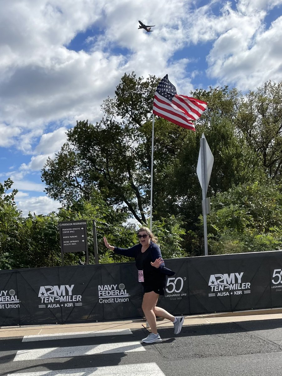 cathyjohnsn's tweet photo. Thanks @Susie__Chan and @SelenaSamuela for getting me through today’s #ArmyTenMiler. Crushed it. (For me—this is me crushing it). https://t.co/MJ1jnrGJLD
