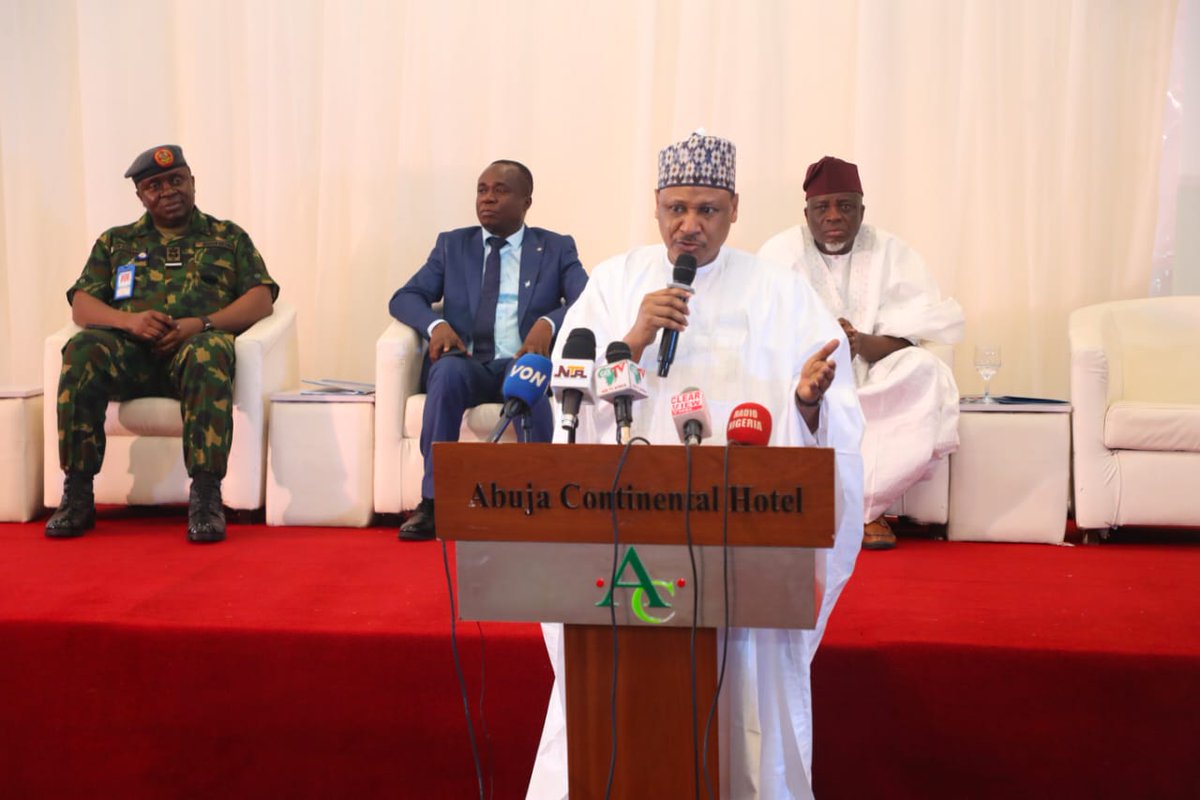 spyetv's tweet photo. "Fish Out Fake News Peddlers Among You"- Air Chief to Online Publishers (GOCOP) | @DefenceInfoNG @CAS_HBAbubakar
@NigAirForce
@NigerianNavy @HQNigerianArmy #GOCOP
https://t.co/6aXOQxGTUb https://t.co/59vZxIVrZn