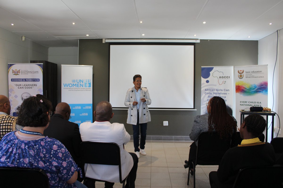 unwomenSA's tweet photo. "Nothing embodies forward thinking quite like the world of science and technology," said Rita Nkuhlu, CEO of SieMent (@SiemensAfrica) as she encouraged the girls to break the stereotypes and pursue careers in STEM. #SAGirlsCanCode ๐ฟ๐ฆ https://t.co/JoSUpGOt97