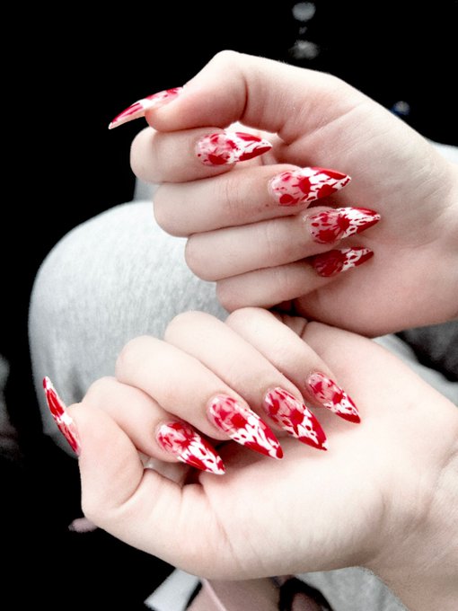 My Halloween nails 🩸💉 https://t.co/cAK942YB84<a href="/tag/poorthings"class="tags"><span>#poorthings</span></a>