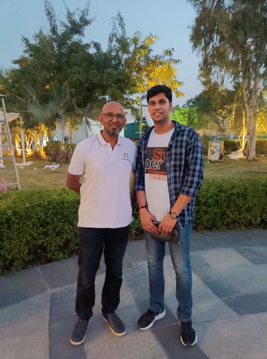 Utkarsh95113701's tweet photo. #DevfestNewDelhi2023 just ended and it was amazing! From design to development, I enjoyed and learned every bit of it!🚀
Huge shoutout to all the organizers, speakers and volunteers of @gdg_nd for this awesome event.👏 https://t.co/ixLiwnRd3g