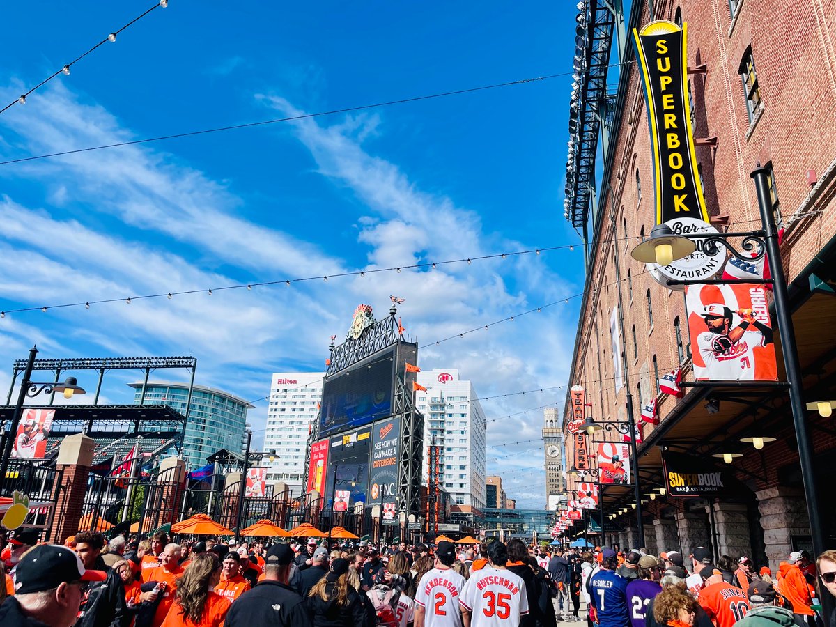 BreakBreadDaily's tweet image. Camden Yards + Pickles Pub + Eutaw Street ALDS game 2 edition #Orioles @ChrisClimate @bblack84jp @blazedogs @padresguy73  @wusa9 @WUSA9sports
