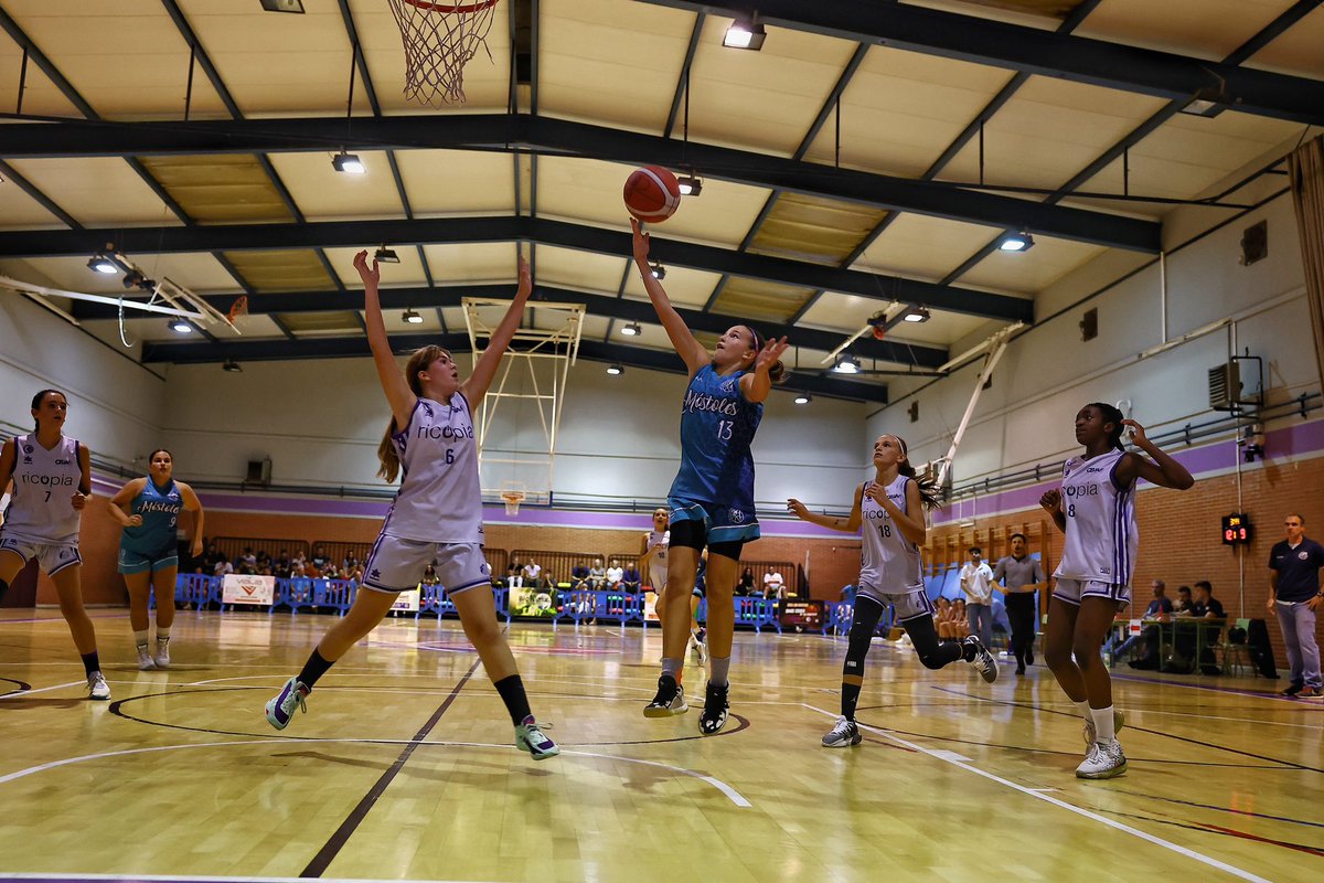 FBMadrid's tweet photo. Infantil femenino #LigaAhorramas | Finaliza el encuentro con victoria abultada para el equipo local. @CBJuanDeAustria 72 - @CBCMostoles 36. El CBJA se coloca líder en solitario del grupo 1. 

📊 Estadísticas completas en @SwishAllHoops: https://t.co/J9L5LBhMzb https://t.co/aXzcViroXL