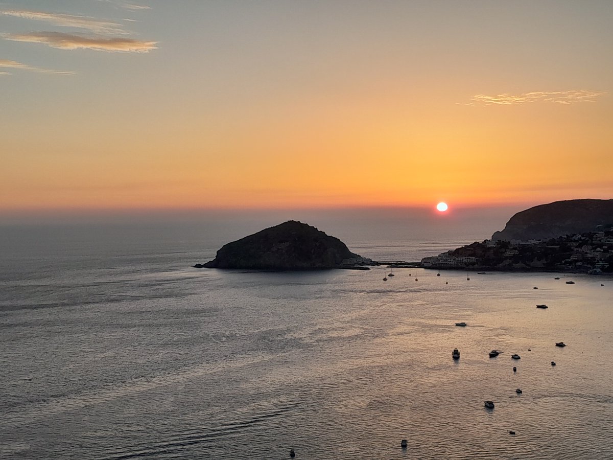 gdiscala's tweet photo. Tramonto di ottobre ai maronti  #Maronti #Tramonto https://t.co/eP8VMmQN0z