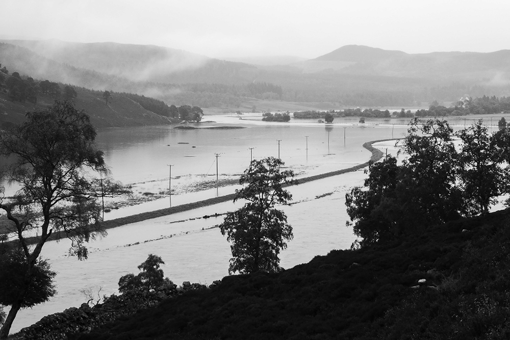 CountrysideBen's tweet photo. Looking downstream towards Braemar this afternoon. https://t.co/UNwao9UKUb