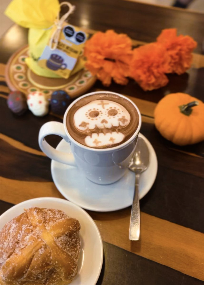 Ok, pero… Pan de Muerto y Chocolate✨