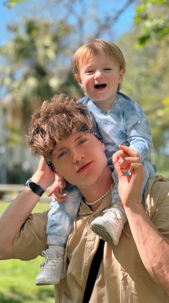mateodatas's tweet photo. Domingo
#lionelferro #soyluna #muñequita #unamirada #sitellamo #noseporque #bailalo #silascosassedan #confieso #besame #déjamellevarte #dameunaopotunidad #teelegiati #despacito #sirena #ojala #tucarita #1amor #pegadito #linda #otrotrago #queteenamore
#roma #donato @lionelferro https://t.co/gJ9J4XVJea