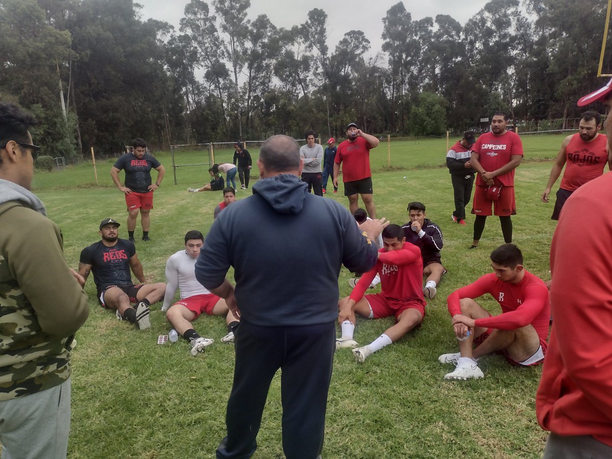 Hoy tuvimos nuestra tercera ronda de pruebas físicas y el segundo entrenamiento en campo. 
#ChilangoPower