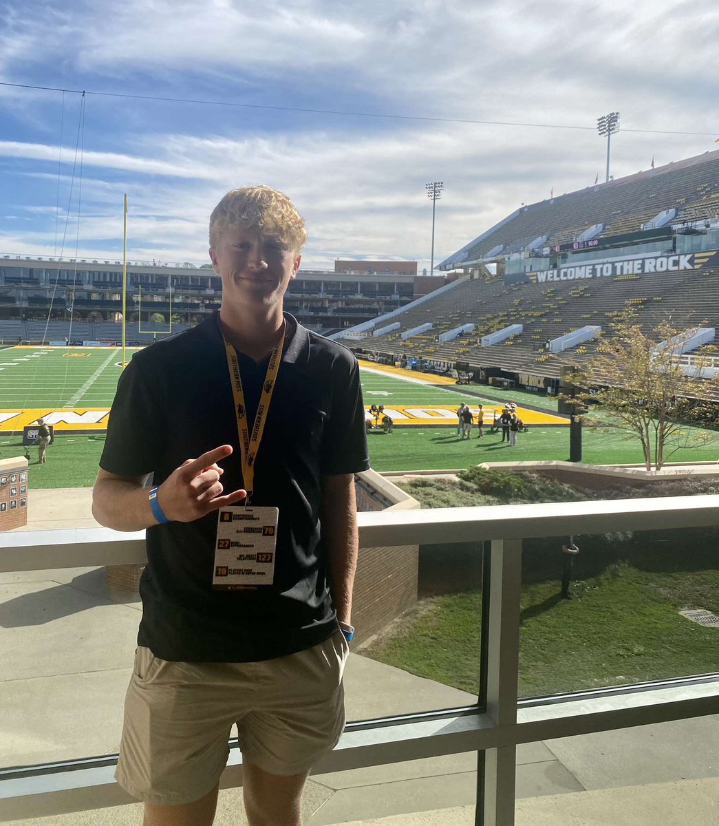 Great visit @SouthernMissFB yesterday and @Coach_GMeyer21 thank you for the hospitality. Great game @astein8!
#SMTTT🦅🖤💛 #GeauxEagles

@Mandeville_FB @HKA_Tanalski @Briggs_bourg @Coach_Hall7  @_USMrecruiting