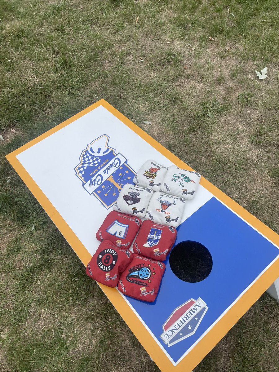 Just out here beating <a href="/_cadeluker_/">cadeluker</a> on my <a href="/CircleCityWiff/">Circle City Wiffle®</a>