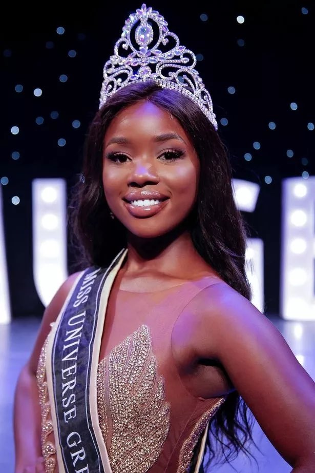 PrettyLittleThing tweet media