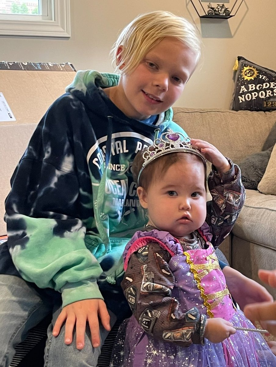 HideSteel's tweet photo. Thank you #AmazonGoesGold for the wonderful gifts to our Reyna. She loves everything—especially the Mac’n Cheese 😁 Your kindness is appreciated! #TeamReyna #ChildhoodCancer https://t.co/zFHe3iPtkD