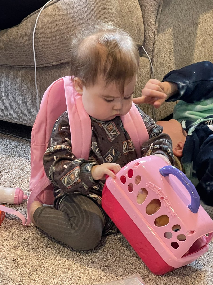 HideSteel's tweet photo. Thank you #AmazonGoesGold for the wonderful gifts to our Reyna. She loves everything—especially the Mac’n Cheese 😁 Your kindness is appreciated! #TeamReyna #ChildhoodCancer https://t.co/zFHe3iPtkD