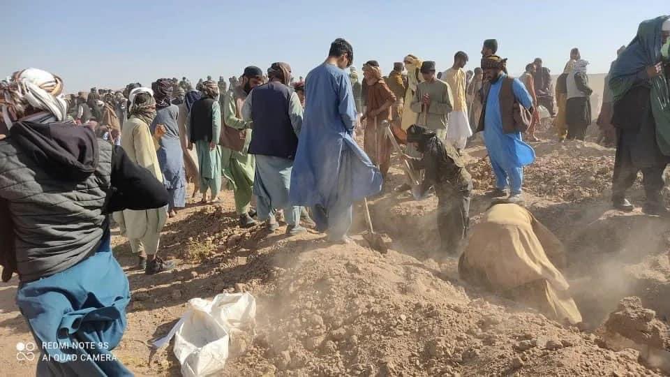PenPath1's tweet photo. The Pen Path volunteers talked to the people in Herat, the people are in need. We hope that traders and charity organizations will help the people in this difficult time. And we hope that the international community and aid agencies will provide necessary and timely assistance to https://t.co/rlyHbJ1jAt