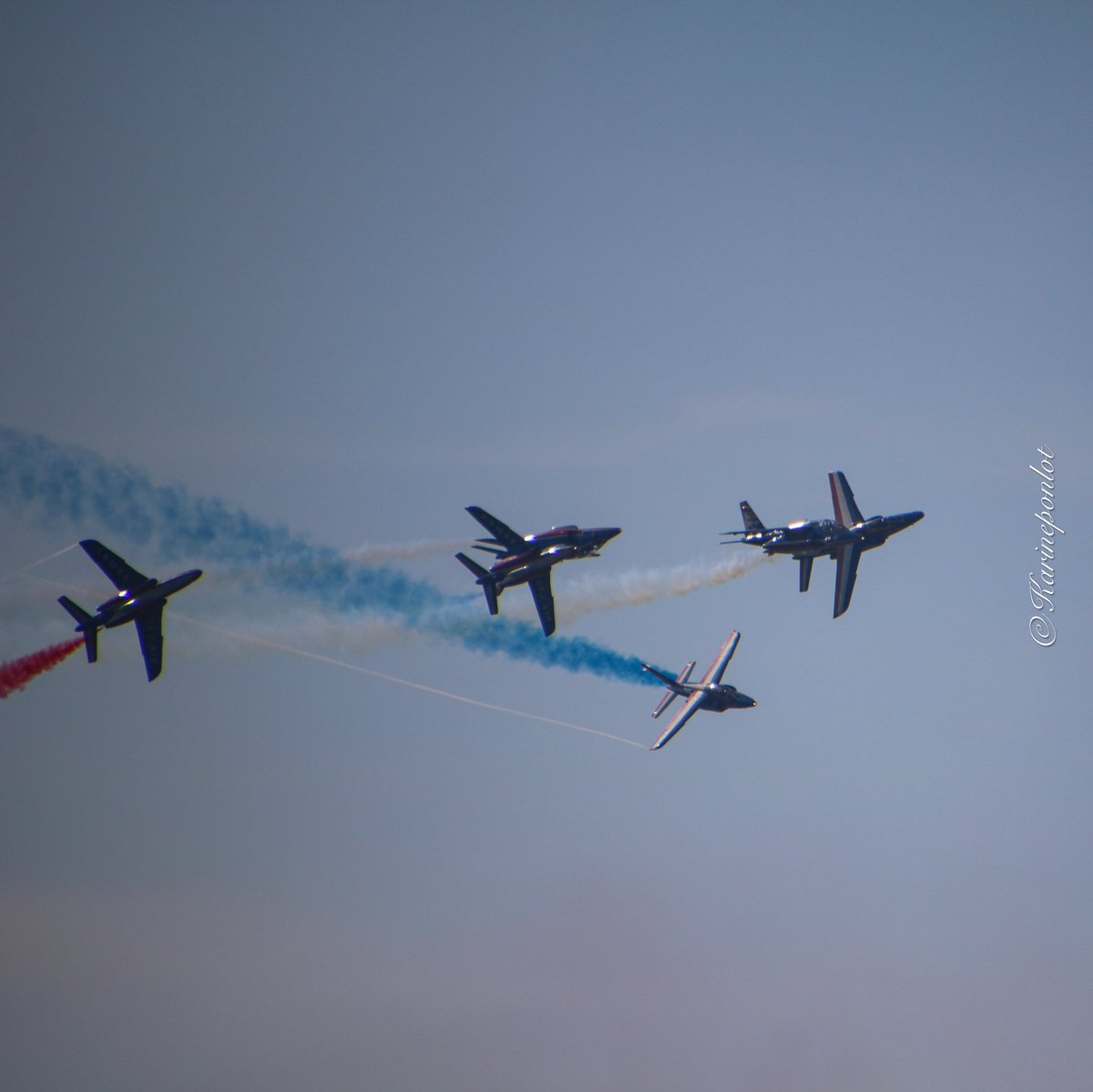 Juste fabuleux. L’émerveillement est totale face à la Patrouille de France. Joyeux anniversaire et longue vie à la PAF #patrouilledefrance #armeedelair #MagnifiqueFrance #BaladeSympa