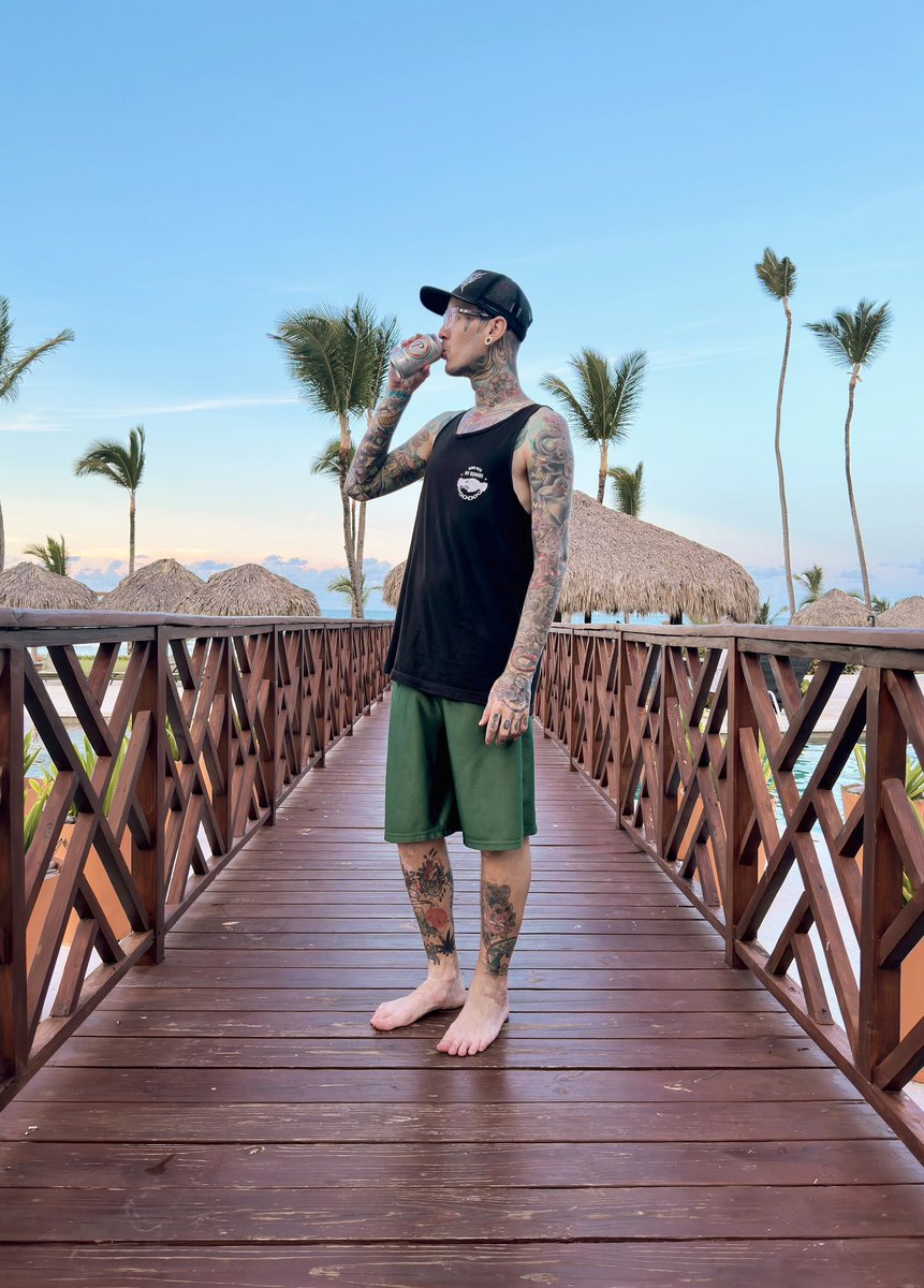 ⚔ FOSS ⚔ (@iamfoss) on Twitter photo Missing those Dominican sunsets ☀️🍻 Missing those Dominican sunsets ☀️🍻