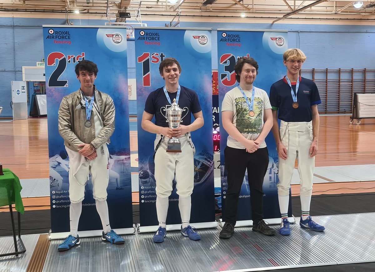 🤺🇬🇧A Fantastic weekend at the RAF Fencing Open🇬🇧🤺
A special mention to 
Evie Y11 3rd in the womens foil🥉
Issac Y13 3rd in the Mens Sabre🥉
🏆OM and last years intern Becci Curwen 1st place in the Womens foil🏆
Some excellent progression
🔴🟢🔵
<a href="/MillfieldSenior/">Millfield School</a> 
@RAF_fencing