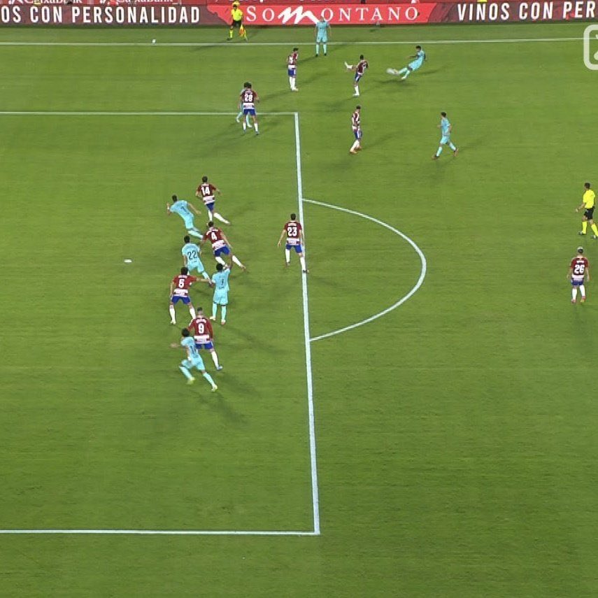 لن ينسى التاريخ ابدا برشلونة يخرج من ملعب غرناطة بنقطة واحد ظلم وزور وبهتان وسرقة حسبي الله عليك من دوري وضيع يميل لفريق اوضع منه