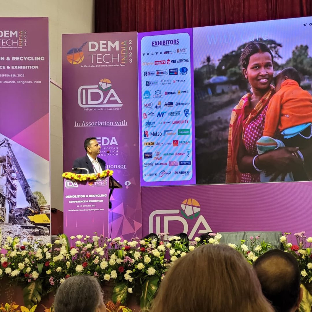 VolvoCEIndia's tweet image. This #Demtech, we did it all! Our valued customers had the amazing opportunity to witness cutting-edge machinery, engage with visionary insights, and immerse themselves in an environment abuzz with innovation and collaboration, experiencing the true essence of #VolvoCE in action.