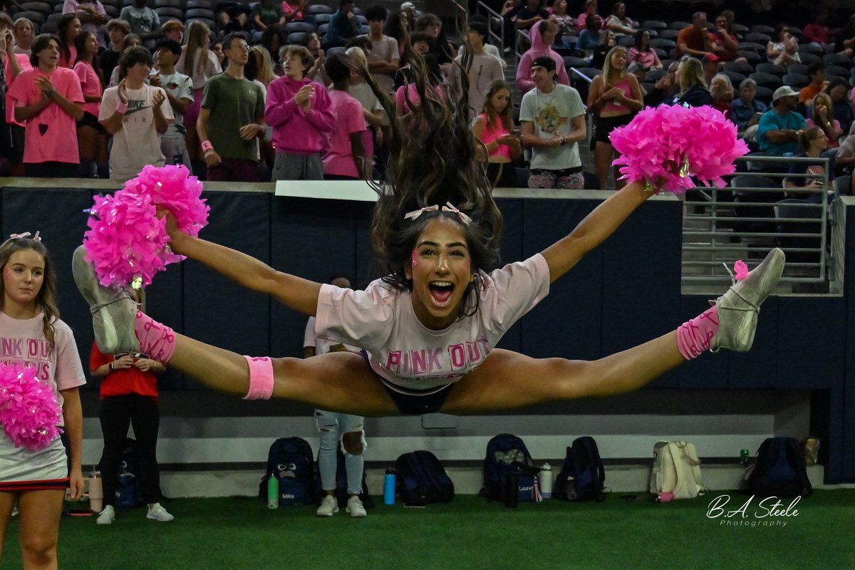 basteelephotos's tweet photo. Friday Night Lights, Cen10 vs Lonestar edition.  Many, many highlights published on Sweetheart and Band Senior Night.

https://t.co/vxb17znnnb https://t.co/UHZKTFdNvW