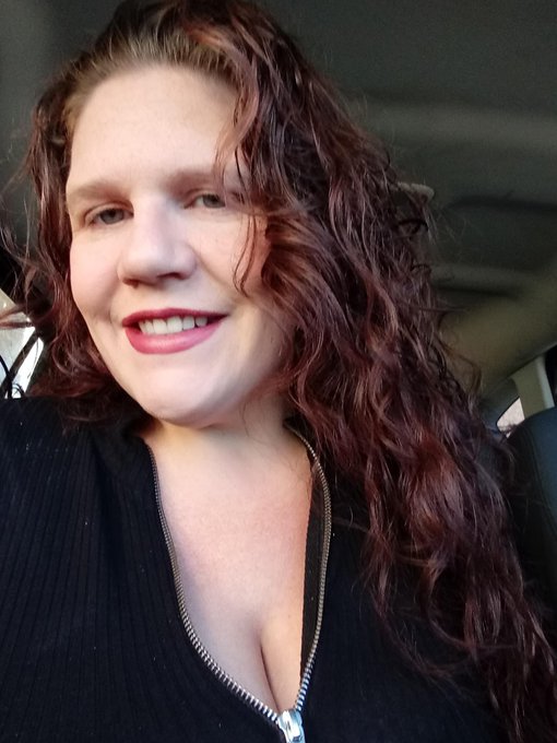 Happy Sunday https://t.co/yzmYWzH48v