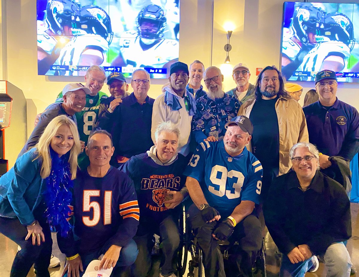 RealLauraSteele's tweet photo. A pretty incredible #ColtsVIP moment today with @Bullseye_Event We had visitors from all over the U.S. Veterans, retired from @USNavy They call themselves The Navy Rinos โRetired In Name Onlyโ they pick a weekend out of the year to reunite to see college football on a Saturday & then an NFL game on a Sunday. Louisville/ Notre Dame game yesterday. Colts/Titans today. Gentlemen, thank you for your service! It was so wonderful to meet you ๐บ๐ธ