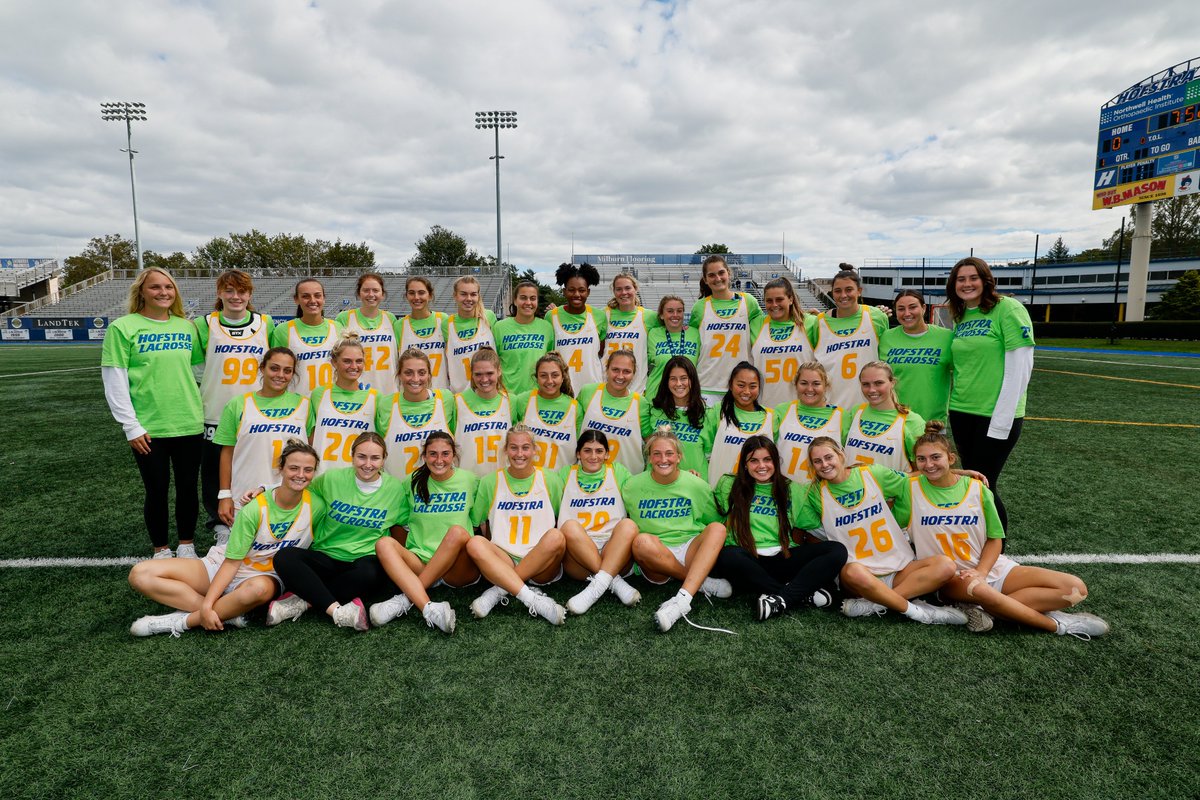 Always an honor to be part of the @headstrongfnd family. These days mean so much to our program! 📸 - gohofstra.com/galleries/wome… #PrideOfLI | #4Nick