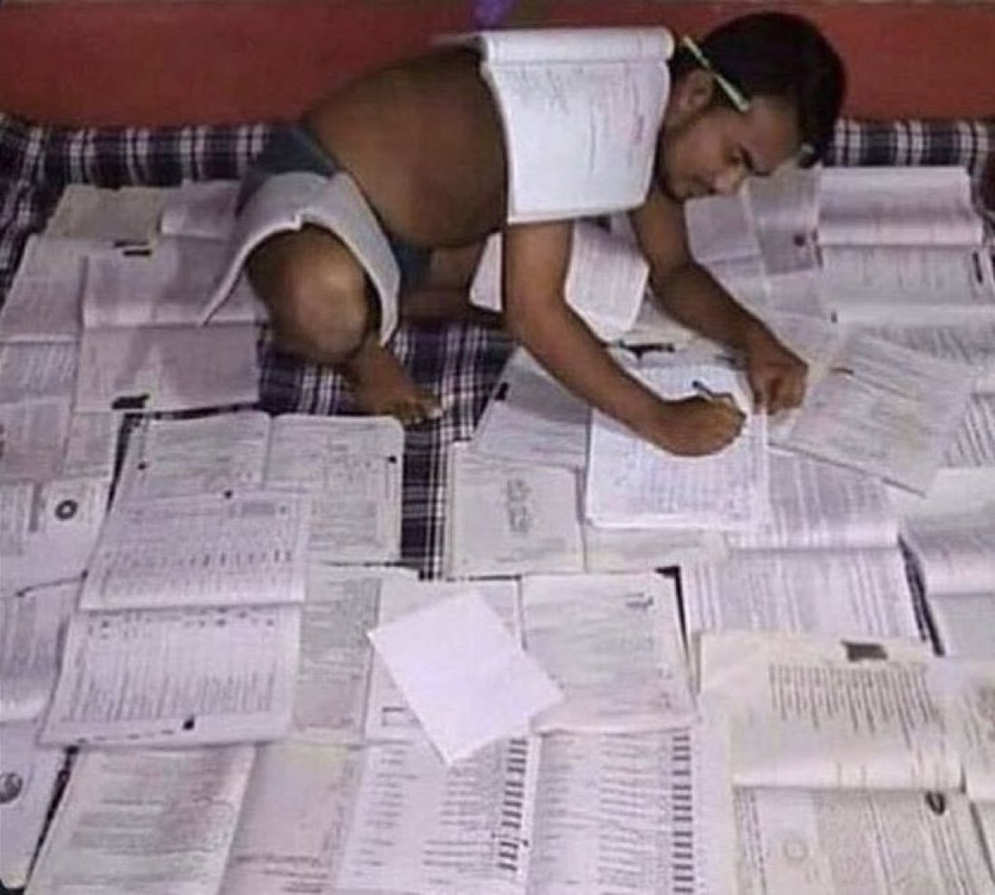 _caarloosgil's tweet photo. yo terminando todo a última hora: https://t.co/HYleKKKfB1