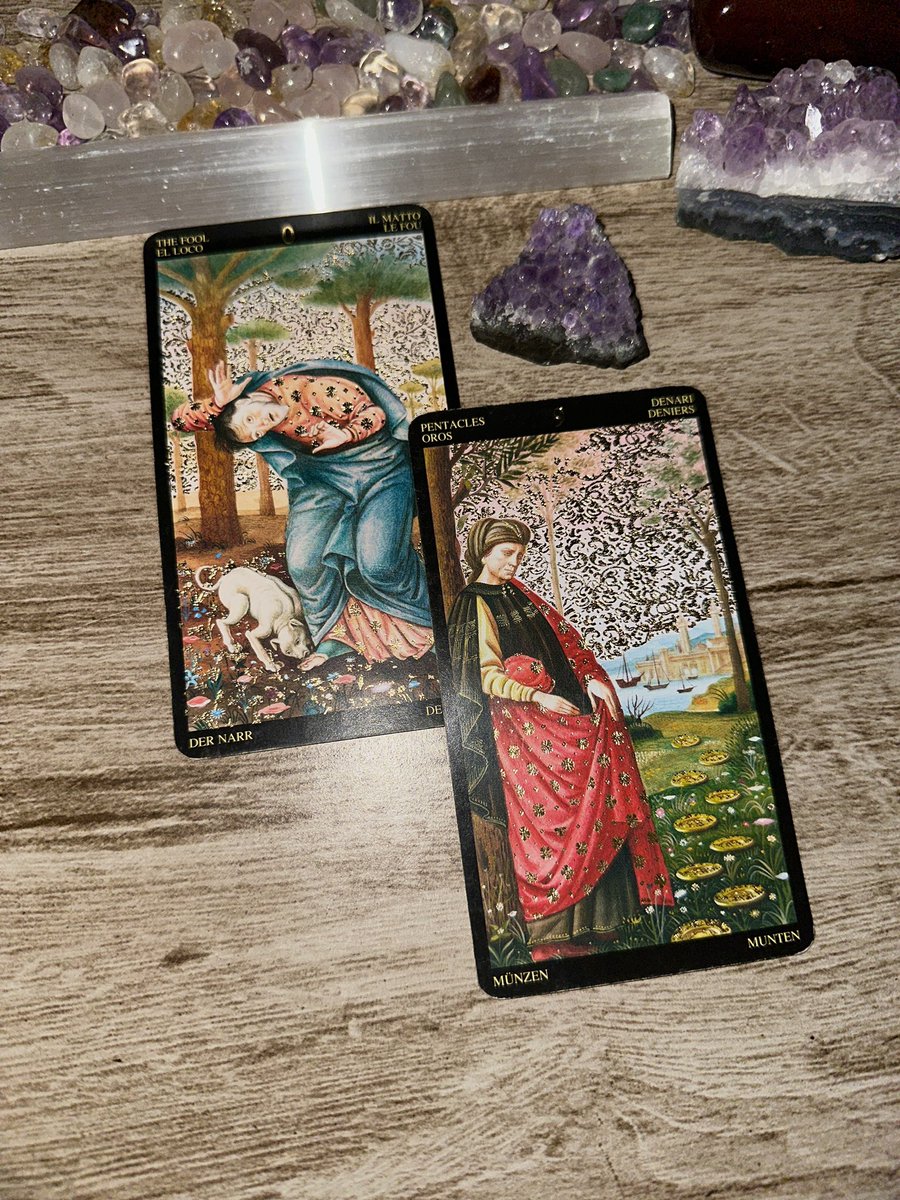 raftarot's tweet photo. ⋆˙libra • ♎︎

as maiores realizações do mundo podem estar atrás dessa porta que você tem tanto medo de abrir.

sair da zona de conforto pode ser assustador, pois você não tem noção do que te espera. mas sair da zona de conforto pode ser incrivelmente lindo, pois você não tem noção do que te espera!!

e se tiver algo lindo do outro lado da porta?
vai viver sua vida inteira aqui sentado olhando pra porta ou vai decidir abri-la?

se arrisque, tente. alguns riscos podem trazer surpresas lindas, e seus próximos passos podem te fazer conquistar algo que você nem imagina o quão incrível é.