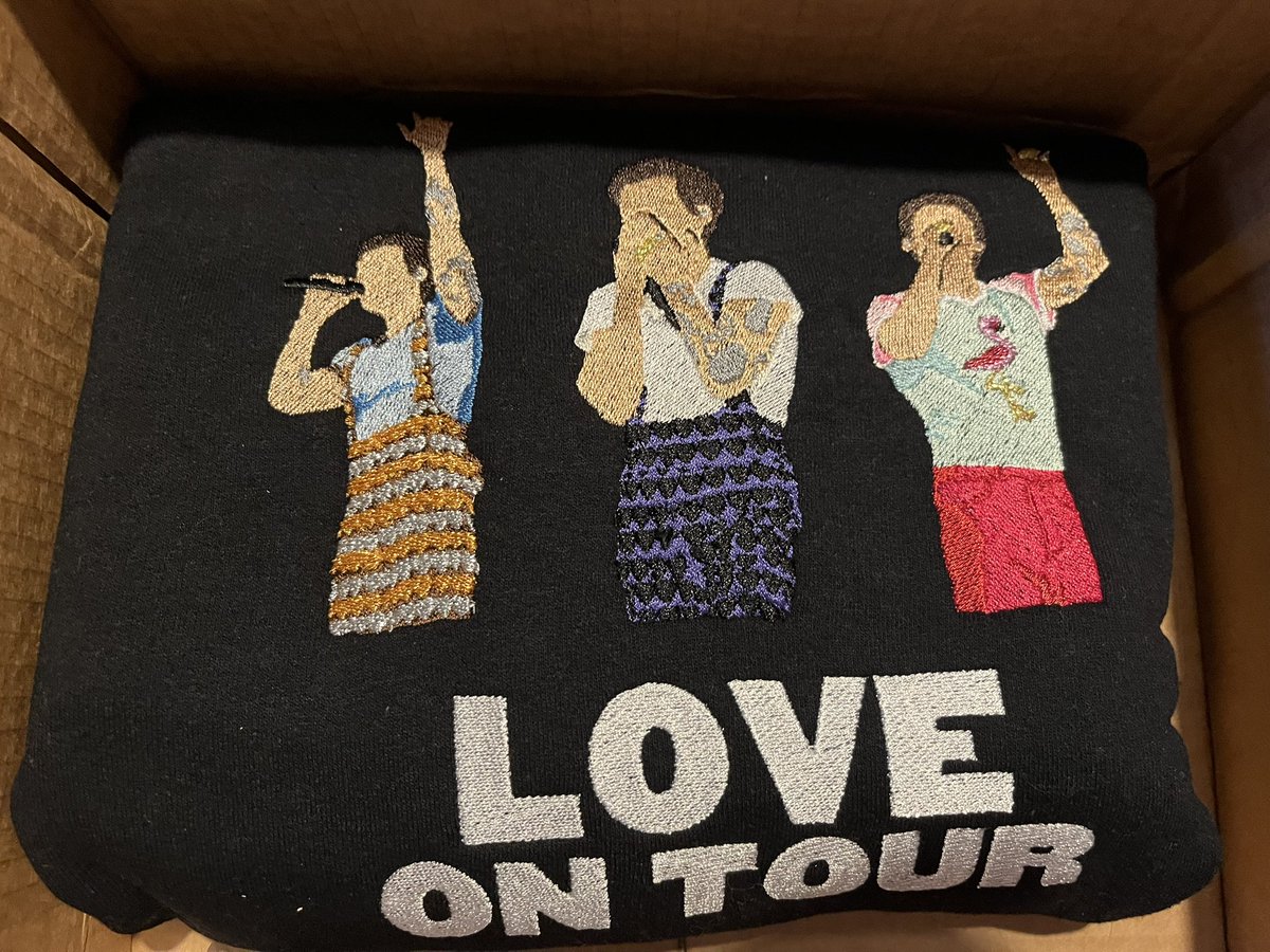 I LOVE my new <a href="/AlwaysKindness_/">AlwaysKindnessCo</a> jumpers 🥰