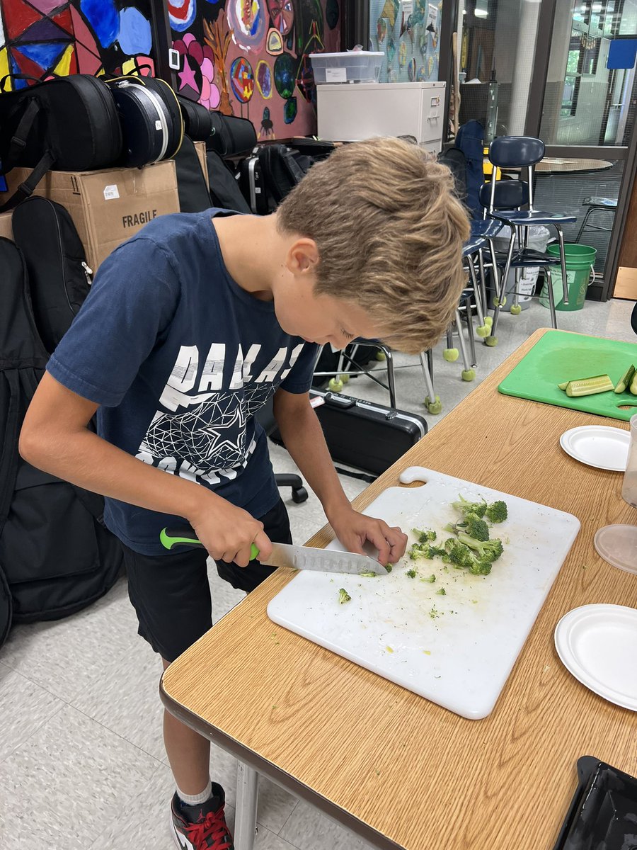 MrsKnust_'s tweet photo. Our first Whispering Roots lesson was this week! We learned safe knife skills and made our own ranch. They all thought it was delicious! @MPS_Morton #mavericksmakeithappen https://t.co/PvLlW5Ur9u
