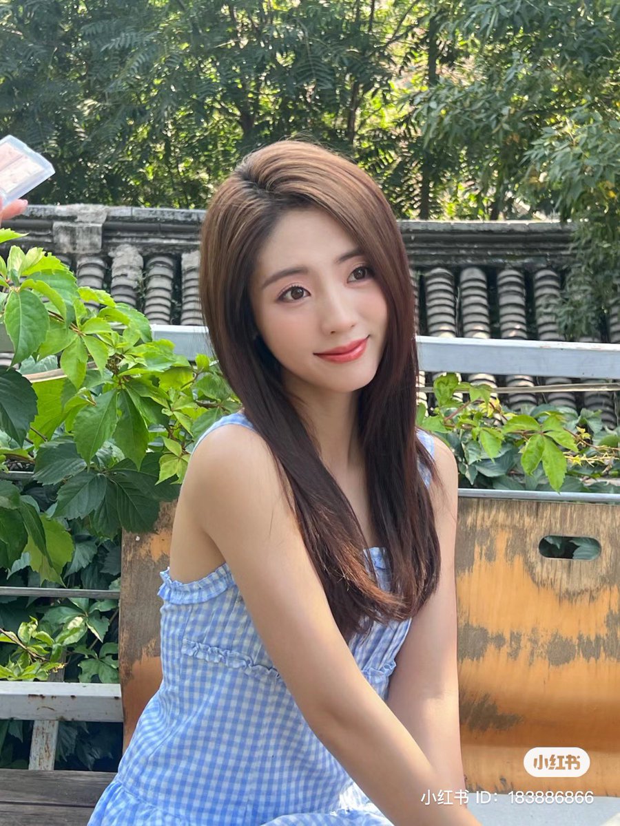 XingFei_th's tweet photo. นานๆ ลูกสาวจะมาโหมดขายสวย 💐😊
#สิงเฟย #XingFei https://t.co/4fxLX7Bk2x